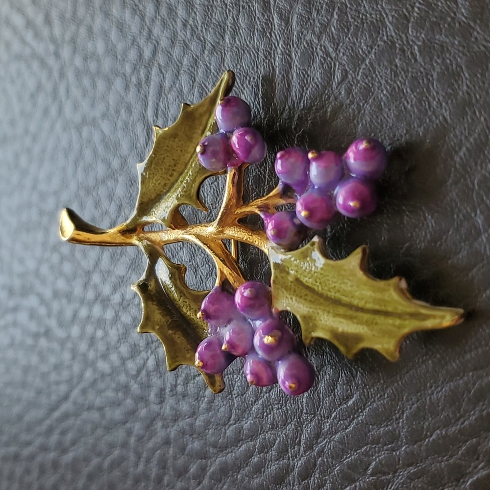 VTG Rafaelian brooch
